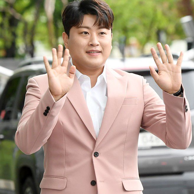 Foto kegiatan terbaru dari Kim Hojoong