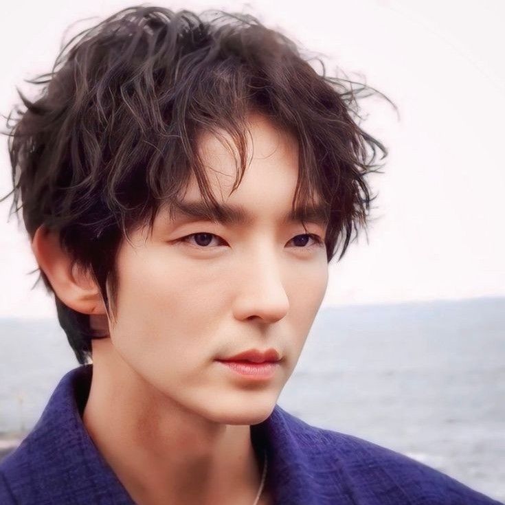A moment captured by a fan of Lee Joongi
