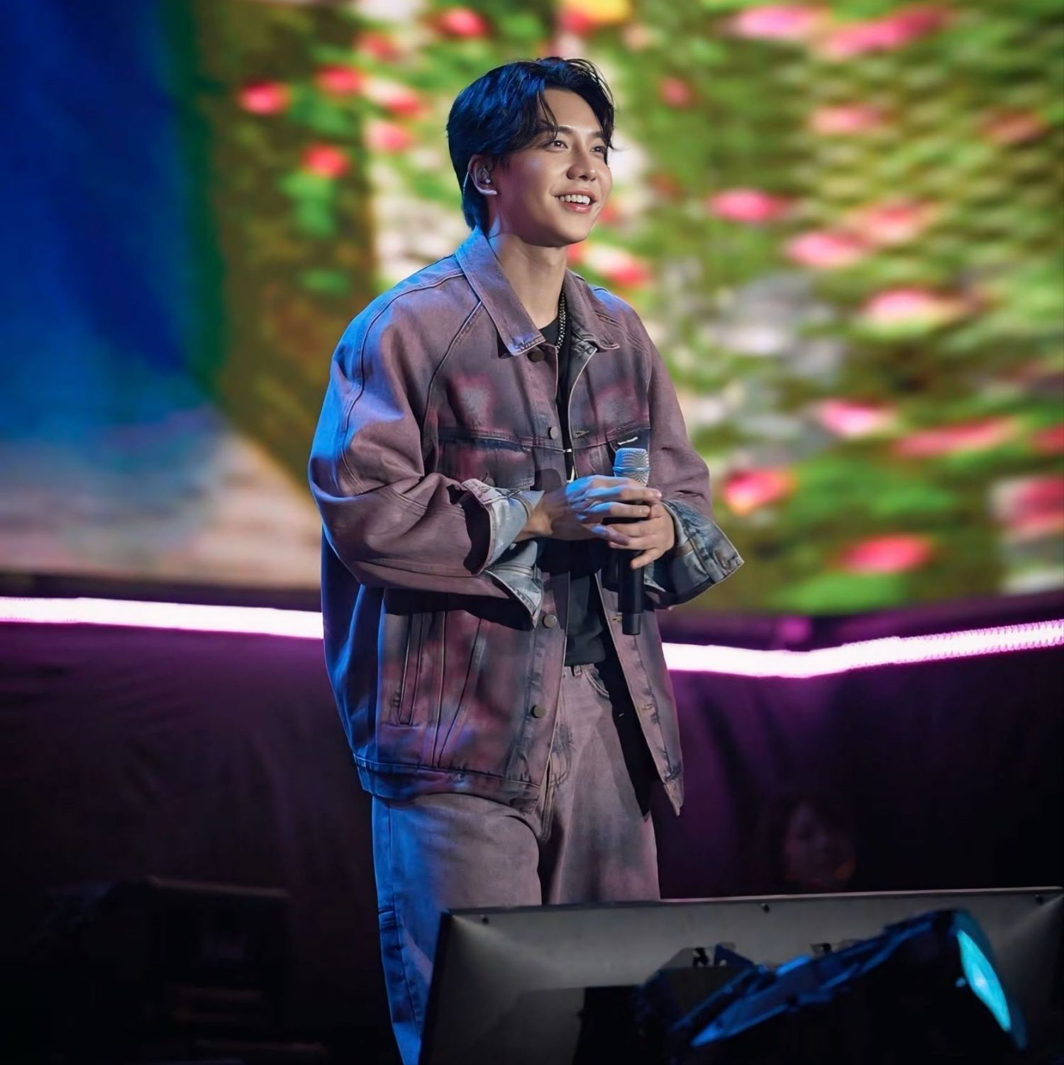 Recent activity shot of Lee Seunggi