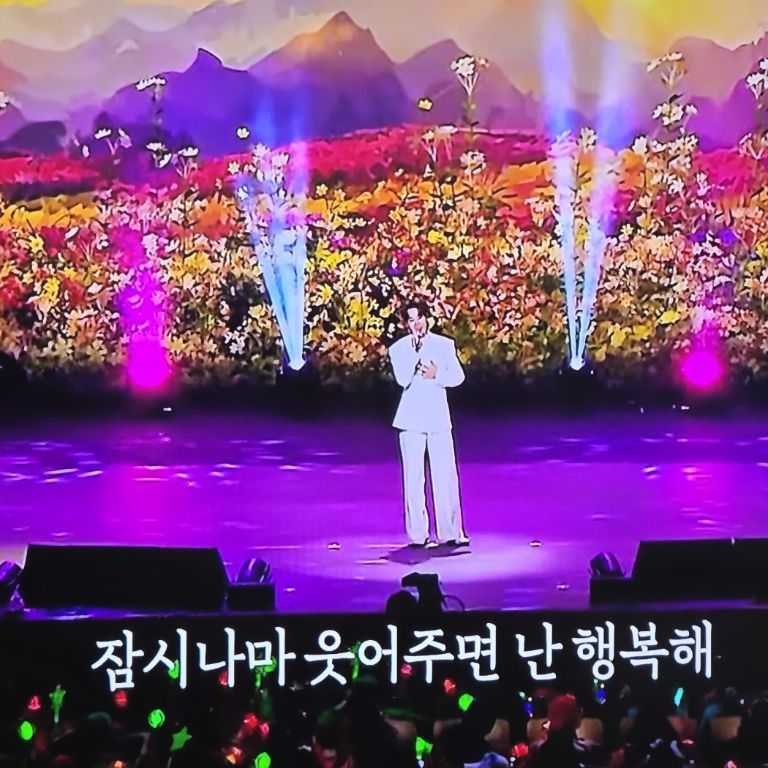 Foto terbaru dari Song Minjun