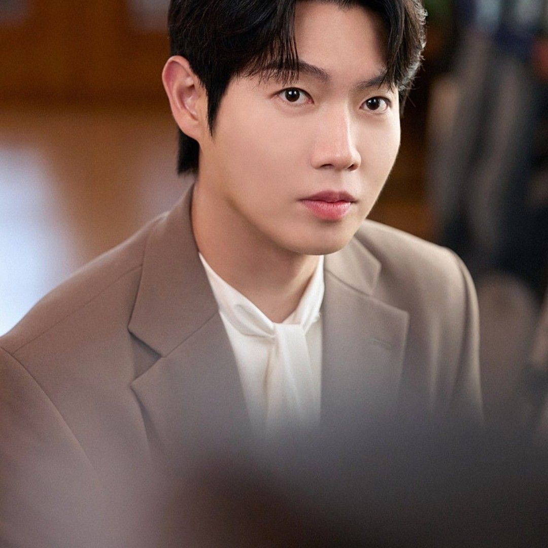 Latest photo of Son Taejin