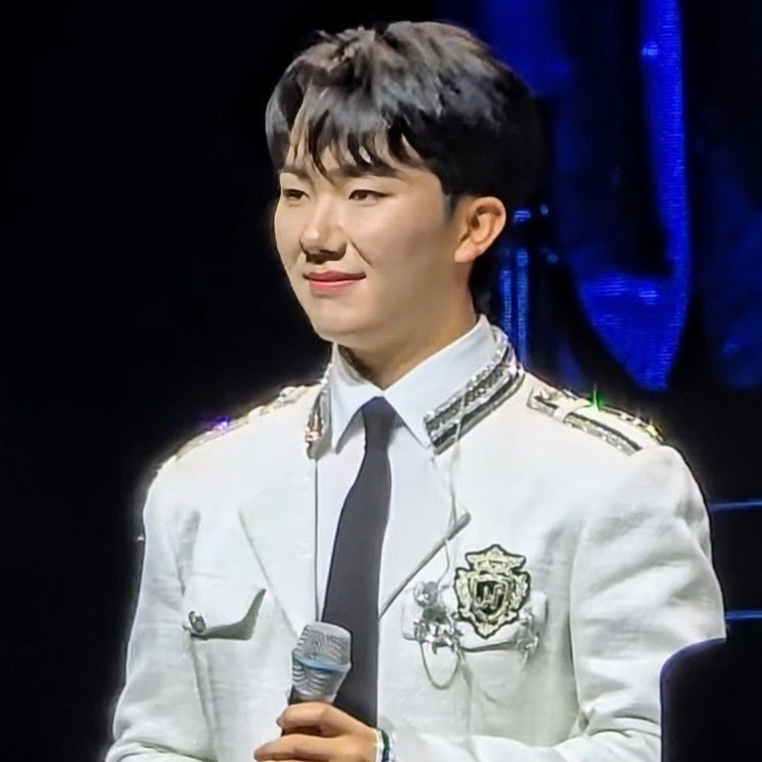Behind-the-scenes cut of Nam Seungmin