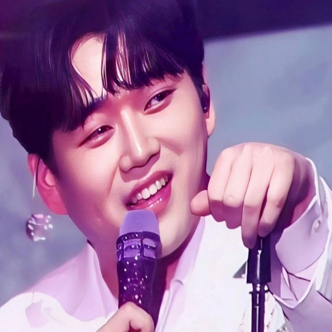 Latest photo of Hwang Youngwoong