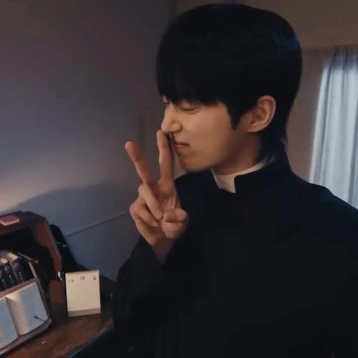 边佑锡的近期活动照