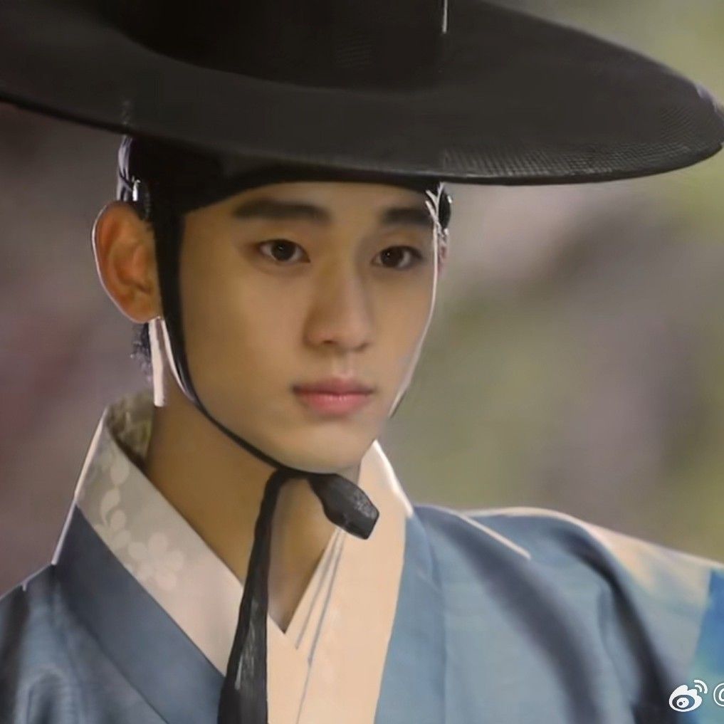 Foto kegiatan terbaru dari Kim Soohyun