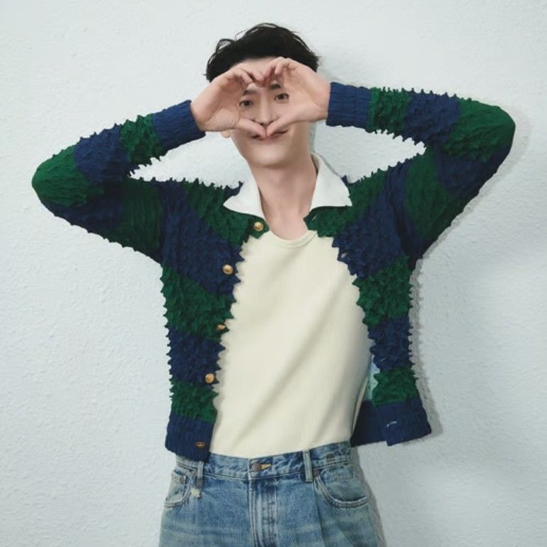 Behind-the-scenes cut of Lee Jongsuk