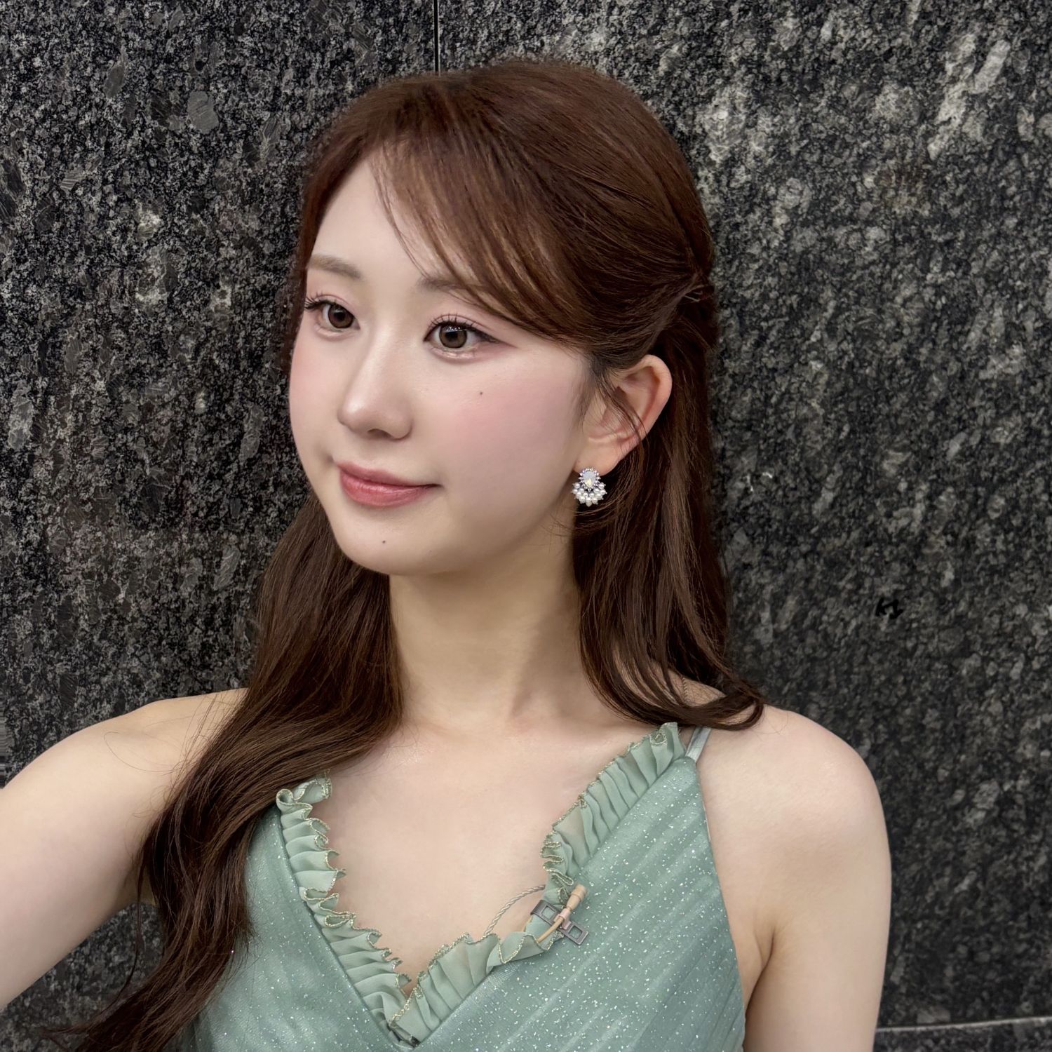 Behind-the-scenes cut of Jeon Yujin