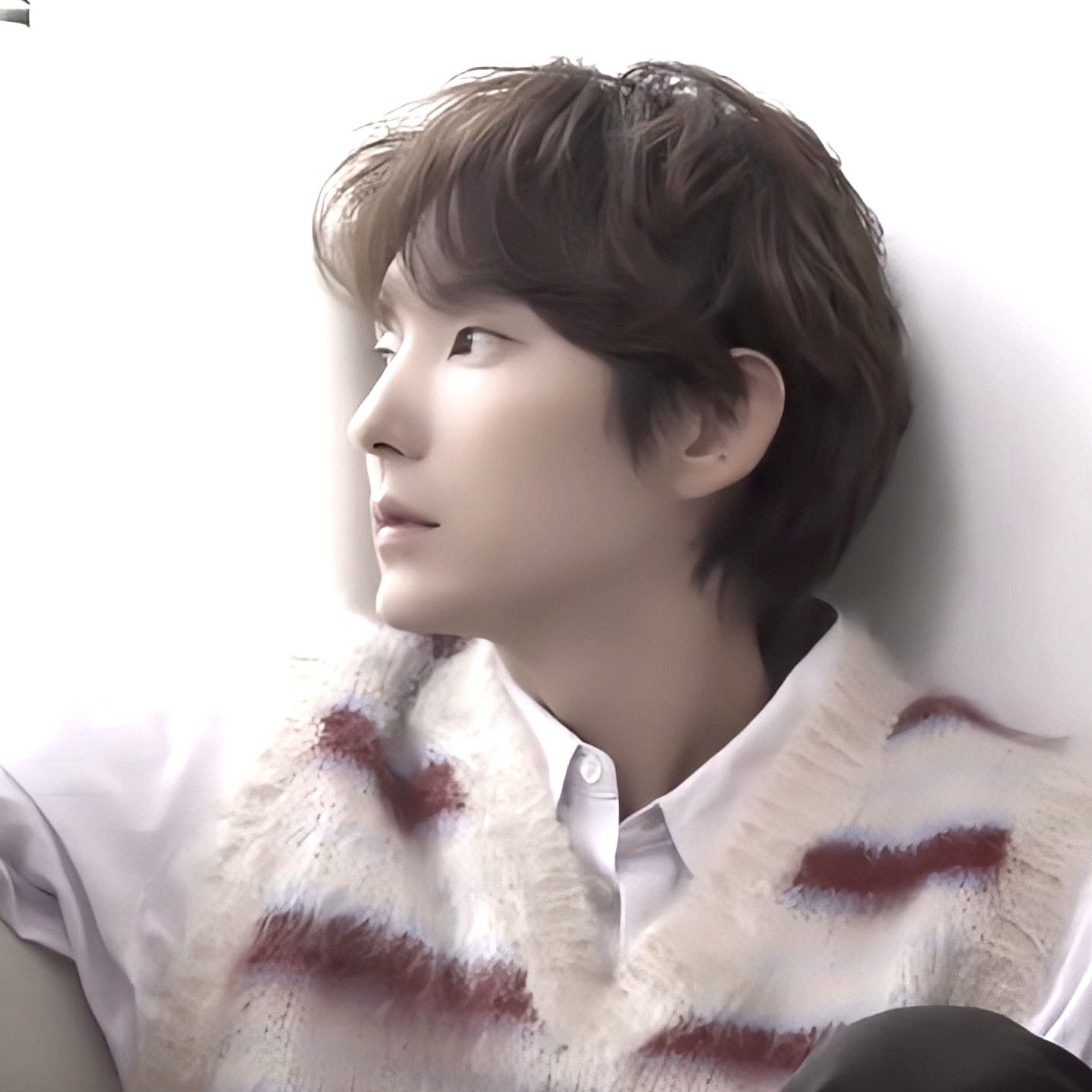 Behind-the-scenes cut of Lee Joongi