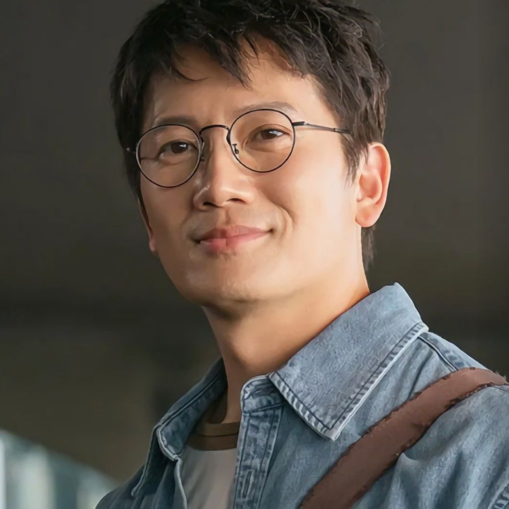 Recent activity shot of Ji Sung