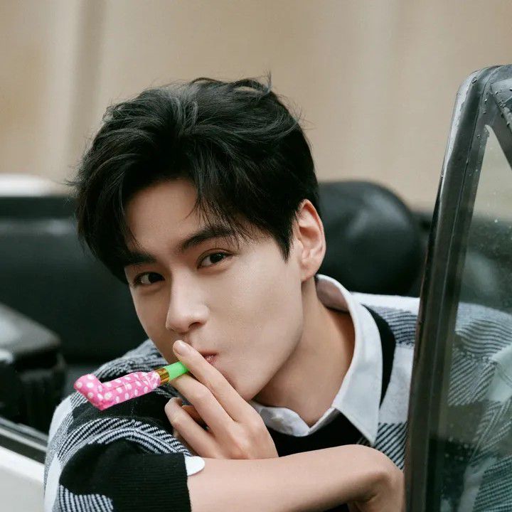 Recent activity shot of Hu Yitian