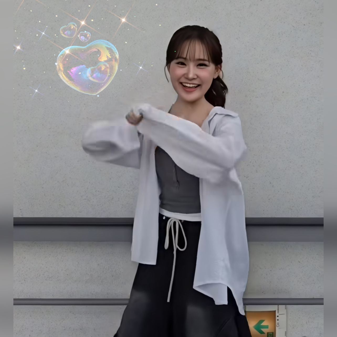 Behind-the-scenes cut of Kim Dahyun