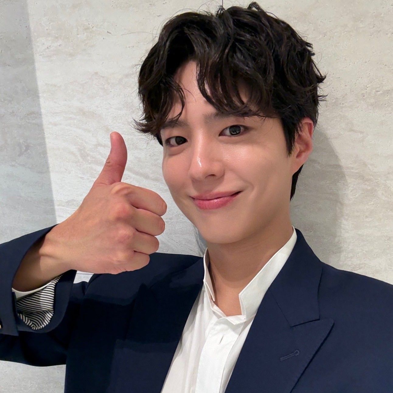 A moment captured by a fan of Park Bogum