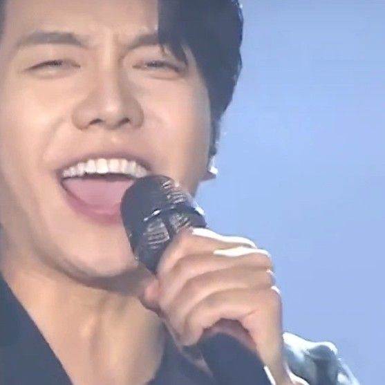 Latest photo of Lee Seunggi