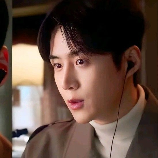 Behind-the-scenes cut of Kim Seonho