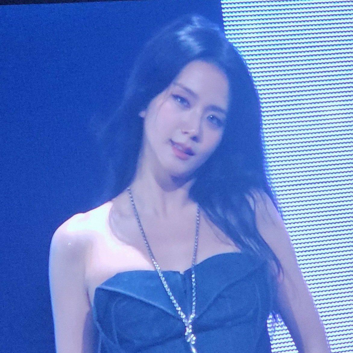 Recent activity shot of Jisoo (1995)