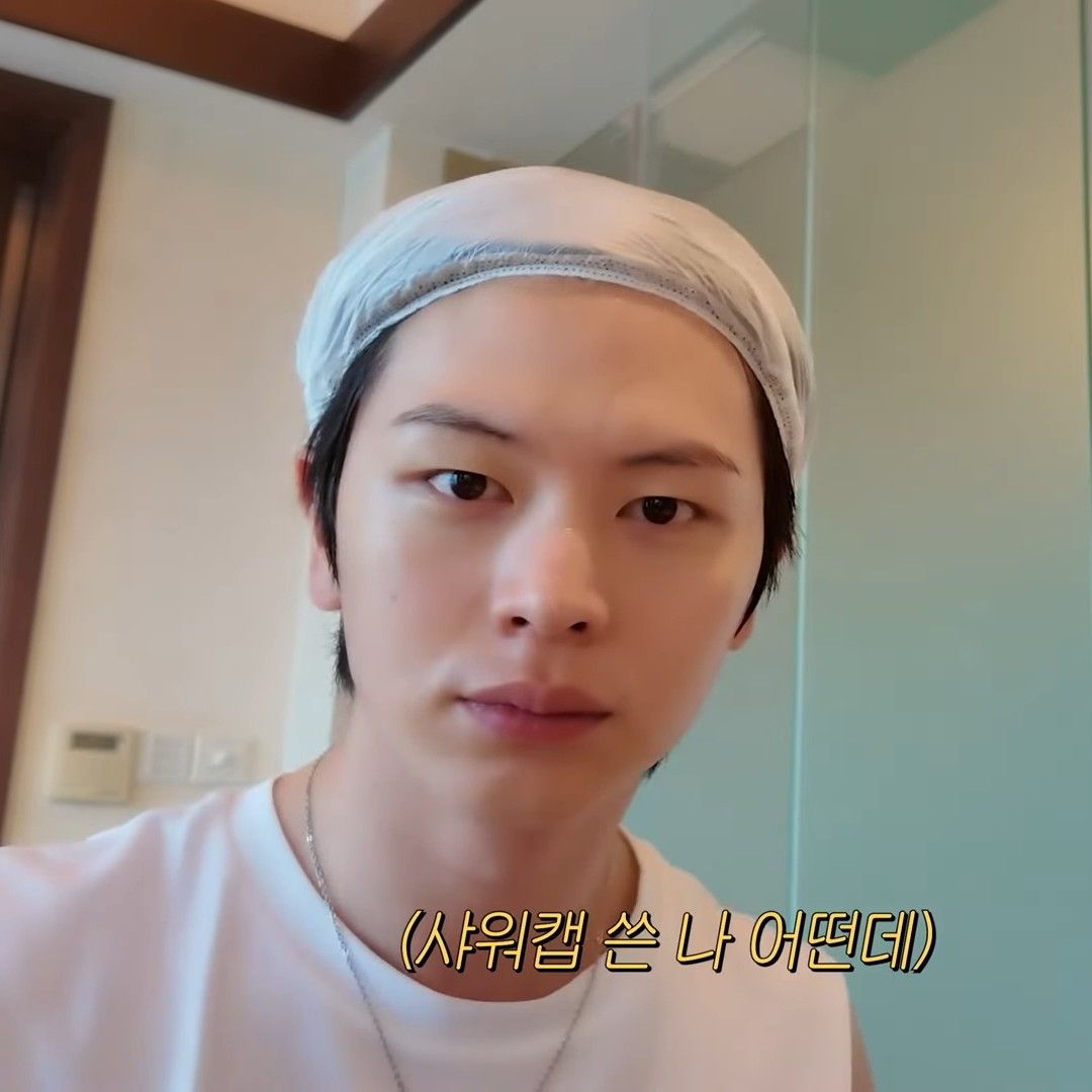 Behind-the-scenes cut of Yook Sungjae