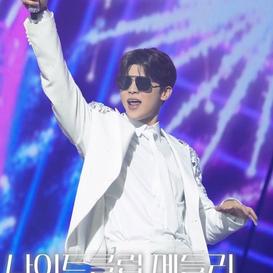 A moment captured by a fan of Park Jihyeon