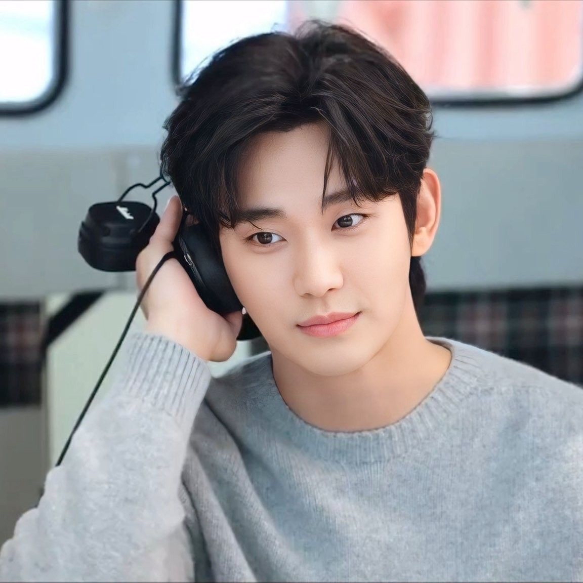 Behind-the-scenes cut of Kim Soohyun