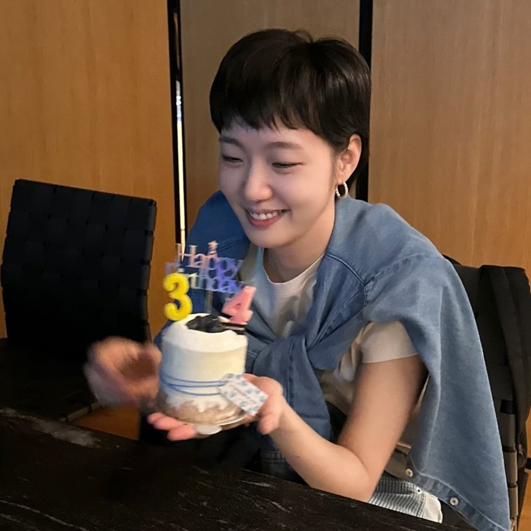 Behind-the-scenes cut of Kim Goeun