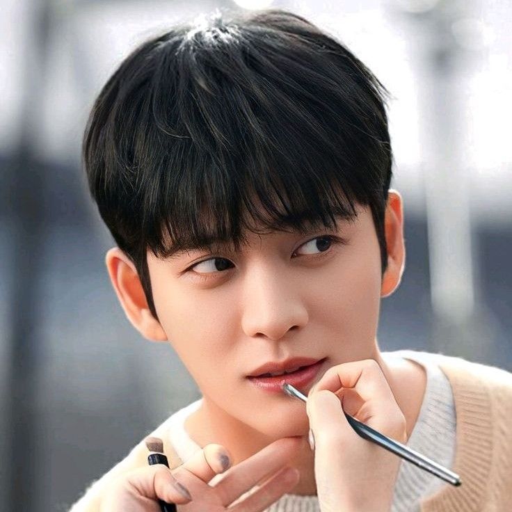 Behind-the-scenes cut of Kang Taeoh