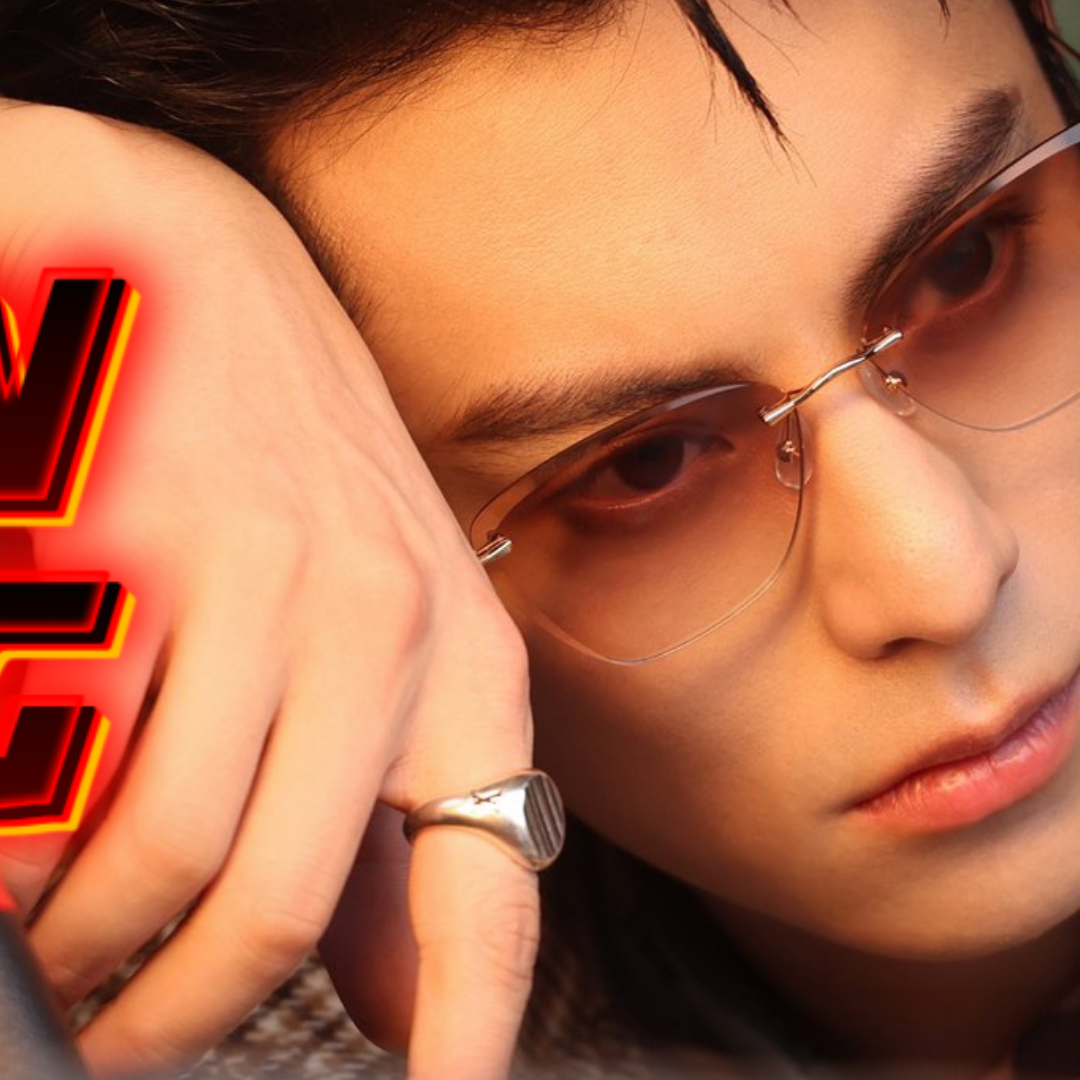 A moment captured by a fan of Dylan Wang