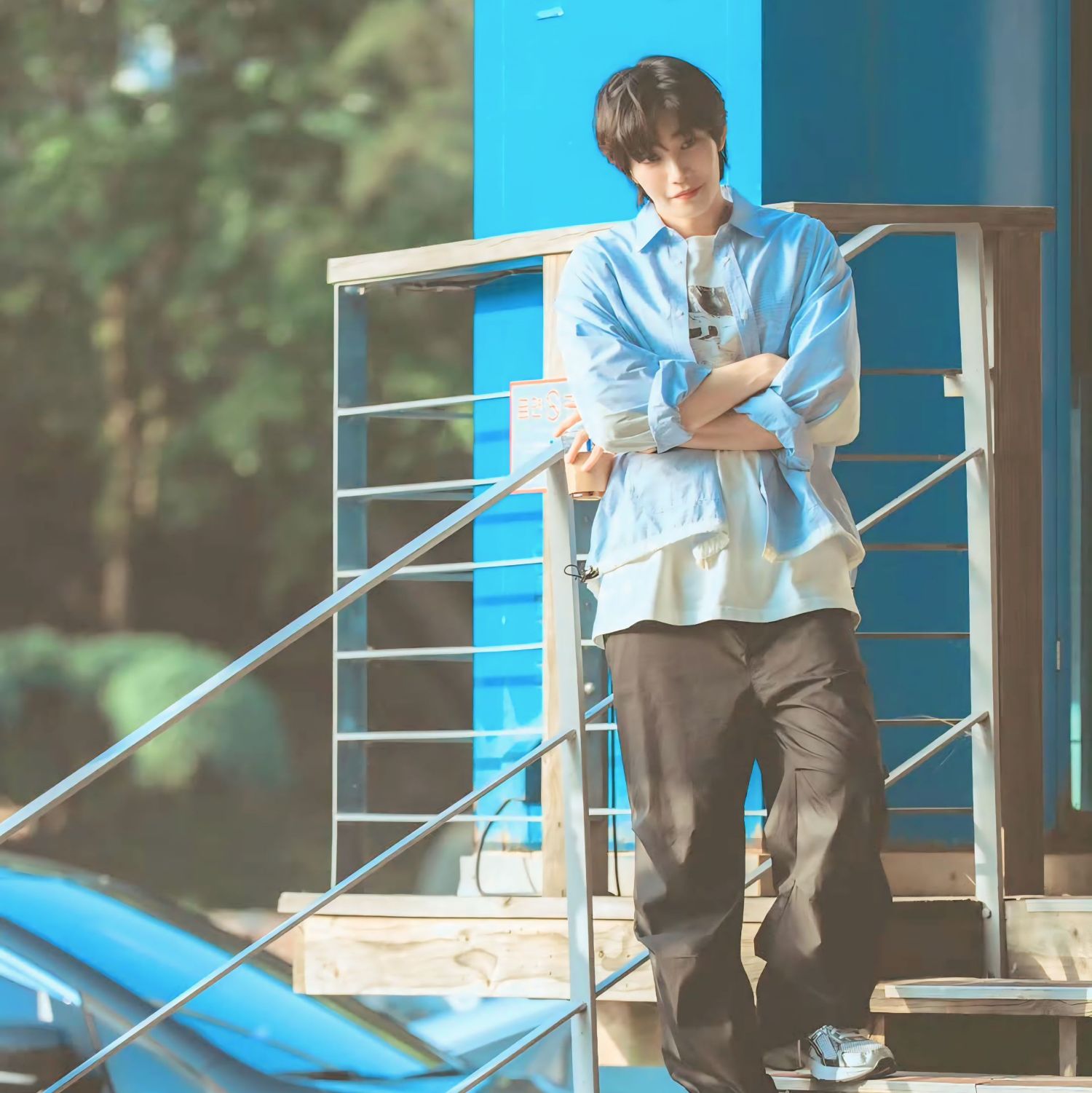 Behind-the-scenes cut of Kim Jaeyoung