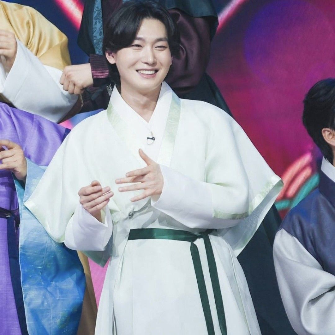 A moment captured by a fan of Kim Yongbin