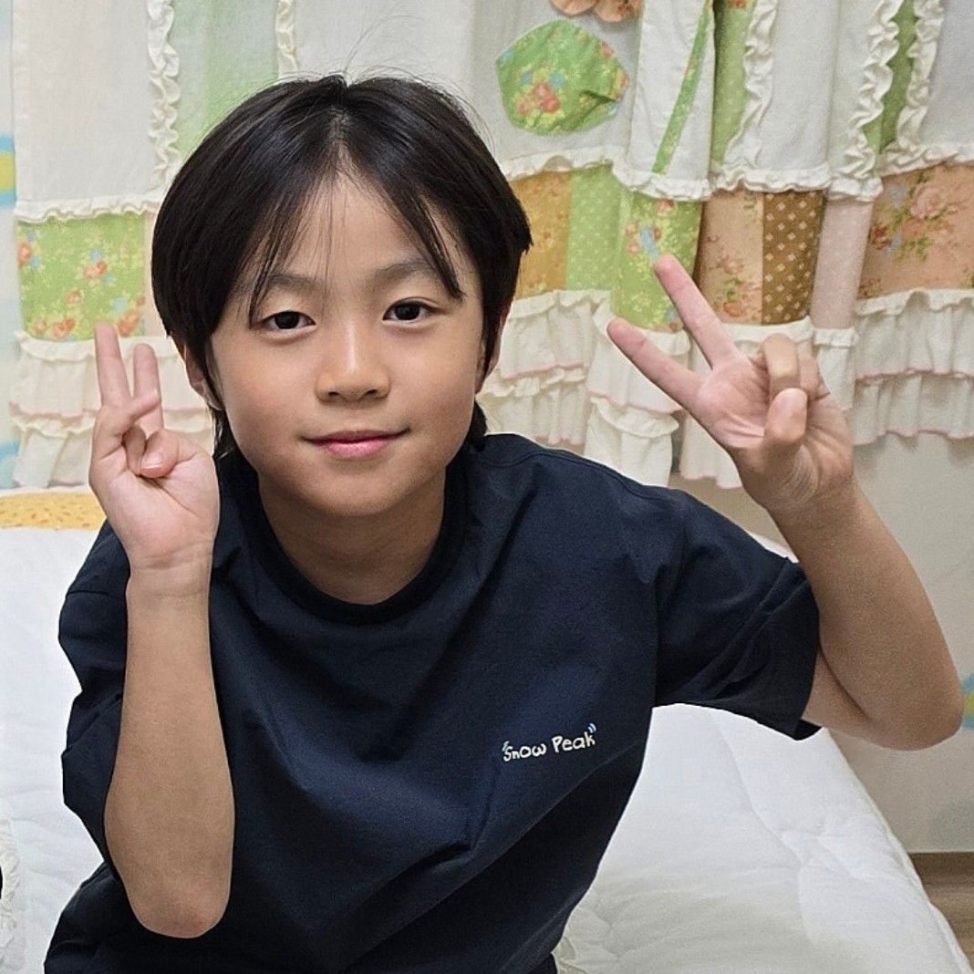 Behind-the-scenes cut of You Jiwoo