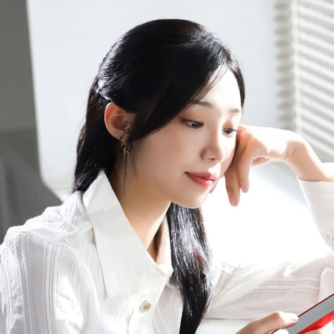 Foto kegiatan terbaru dari Jung Eunji