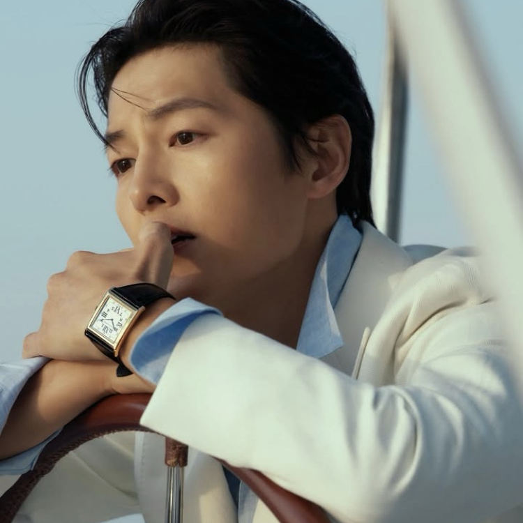 Recent activity shot of Song Joongki