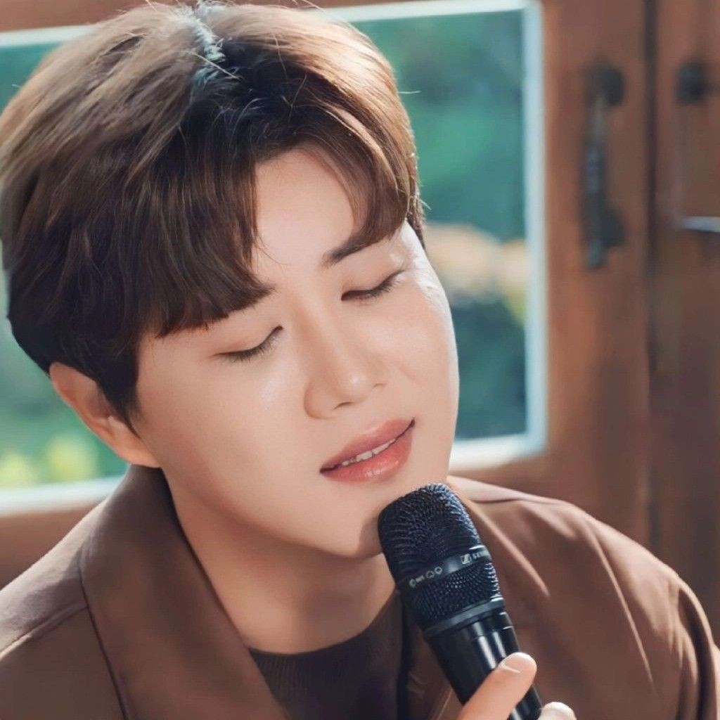 チン・ヘソンのビハインドカット