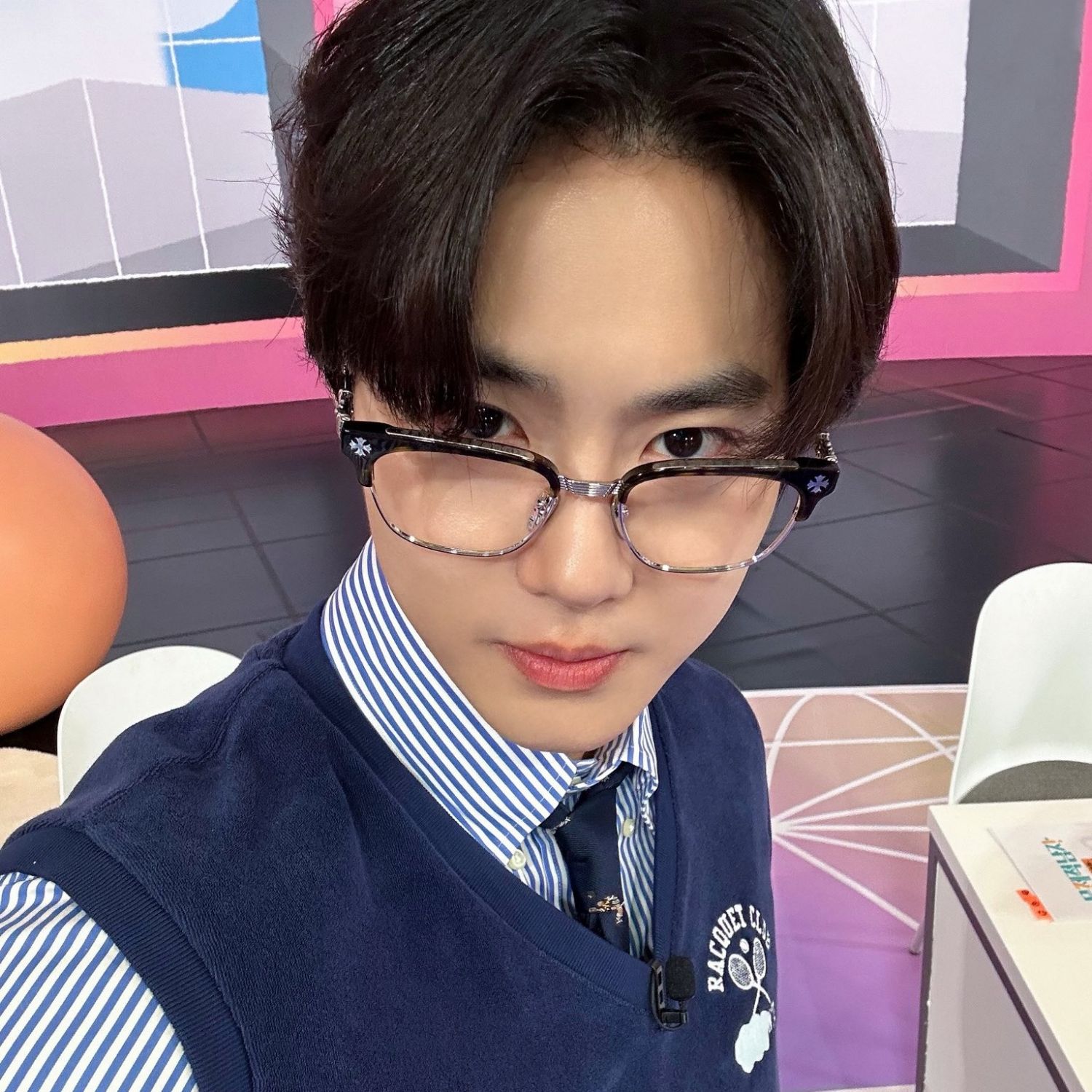 Behind-the-scenes cut of Suho