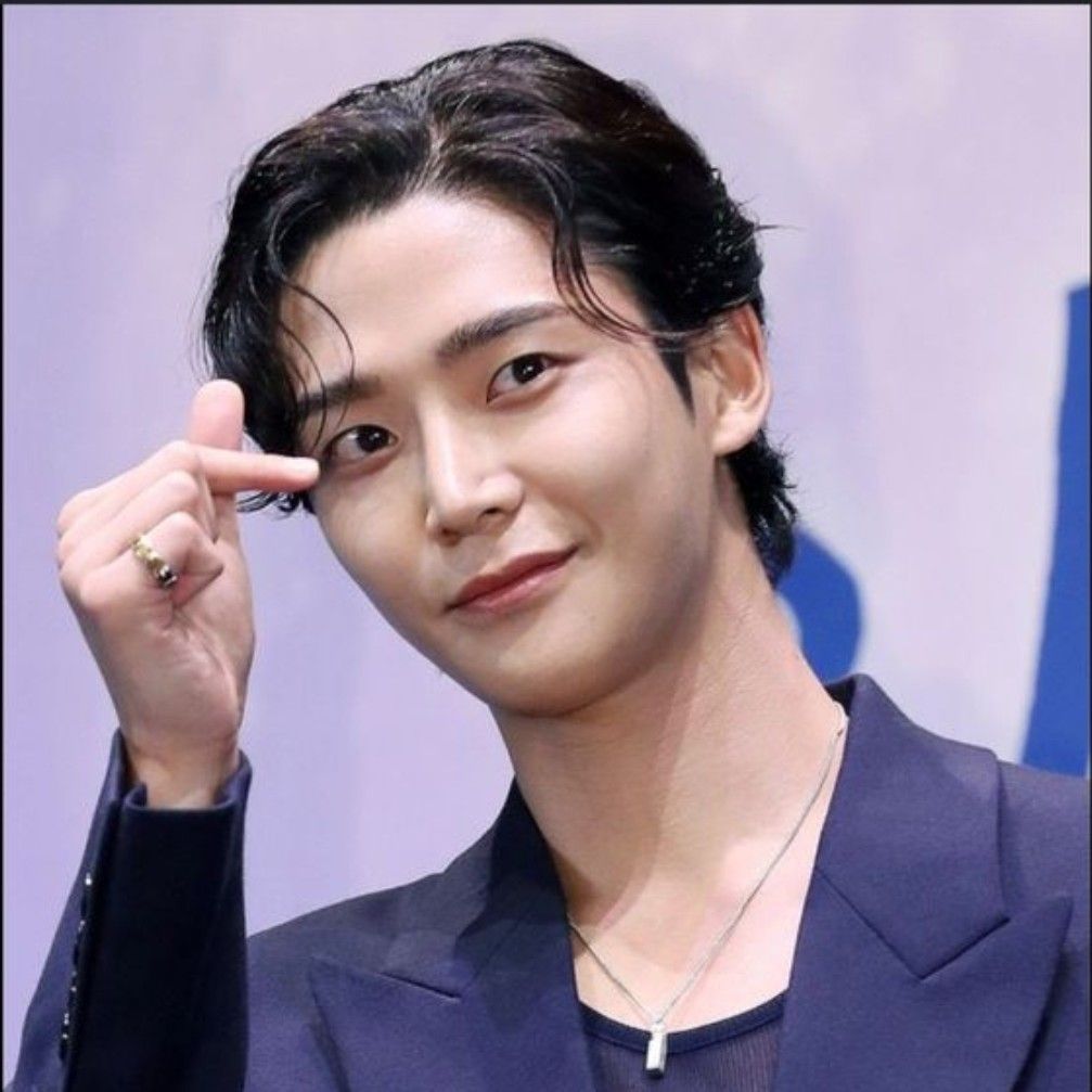 A moment captured by a fan of Rowoon