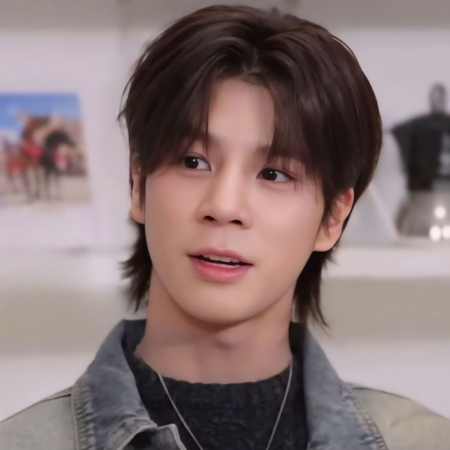 Behind-the-scenes cut of Jeong Dongwon