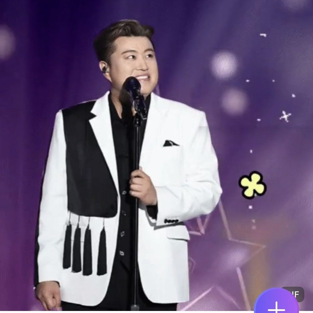 粉絲拍下的金浩中瞬間