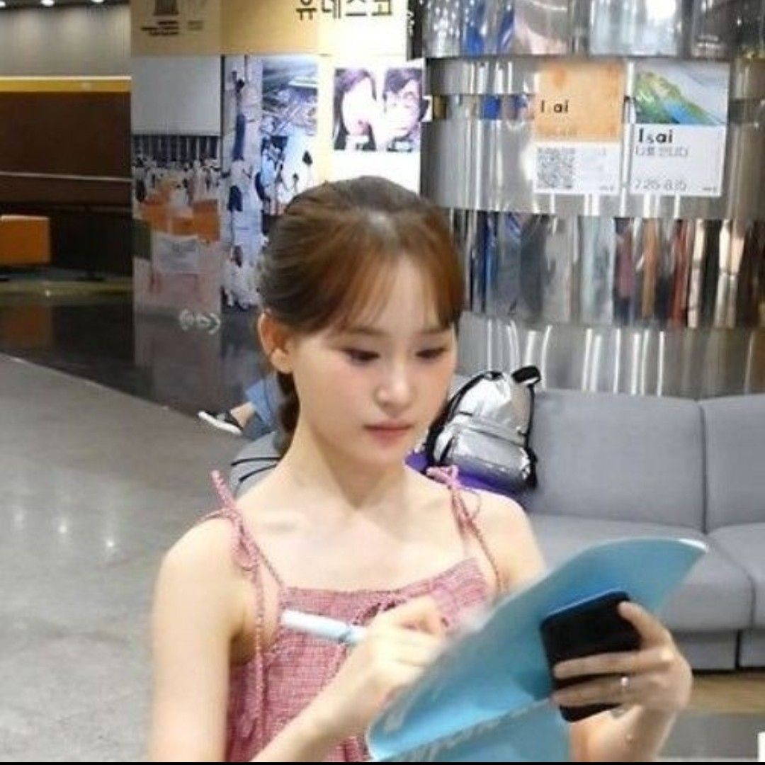 김다현 최근 활동샷