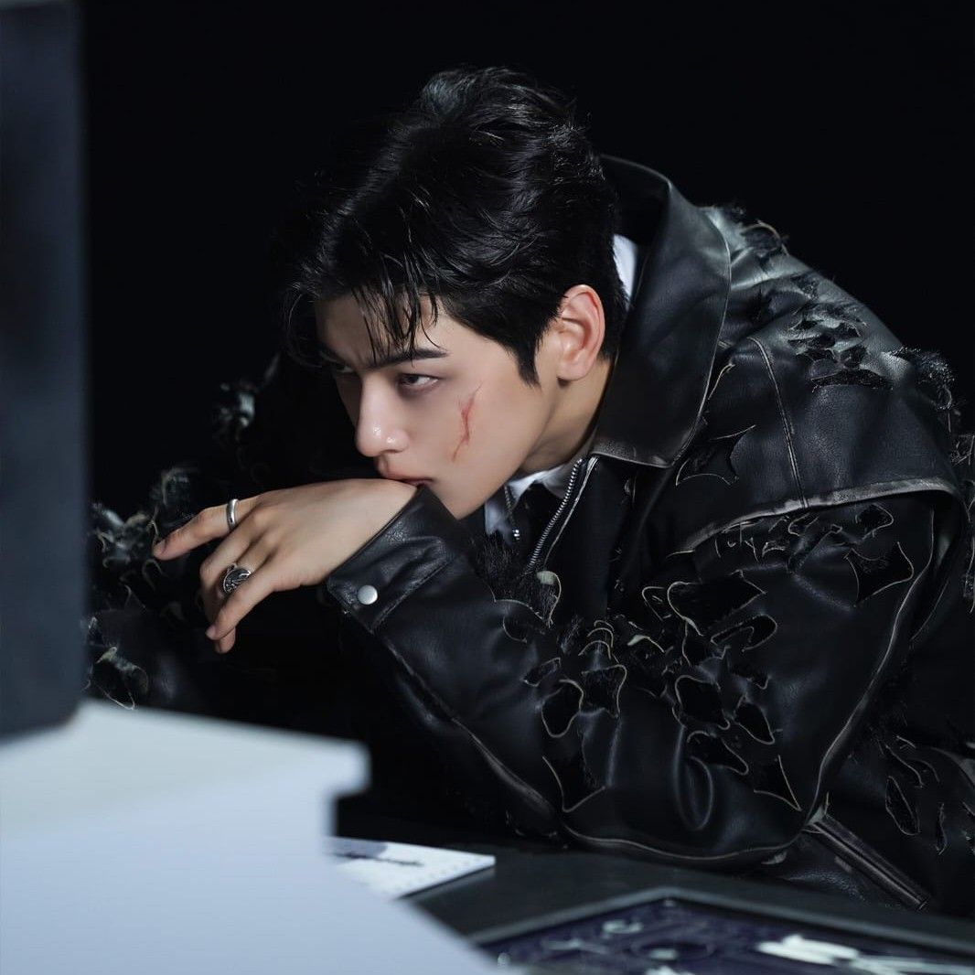 Latest photo of Cha Eunwoo