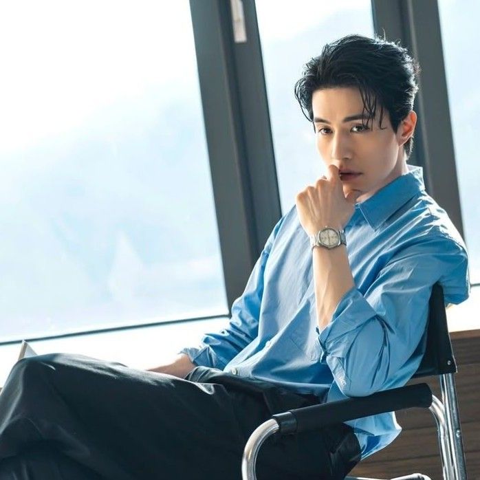 A moment captured by a fan of Lee Dongwook