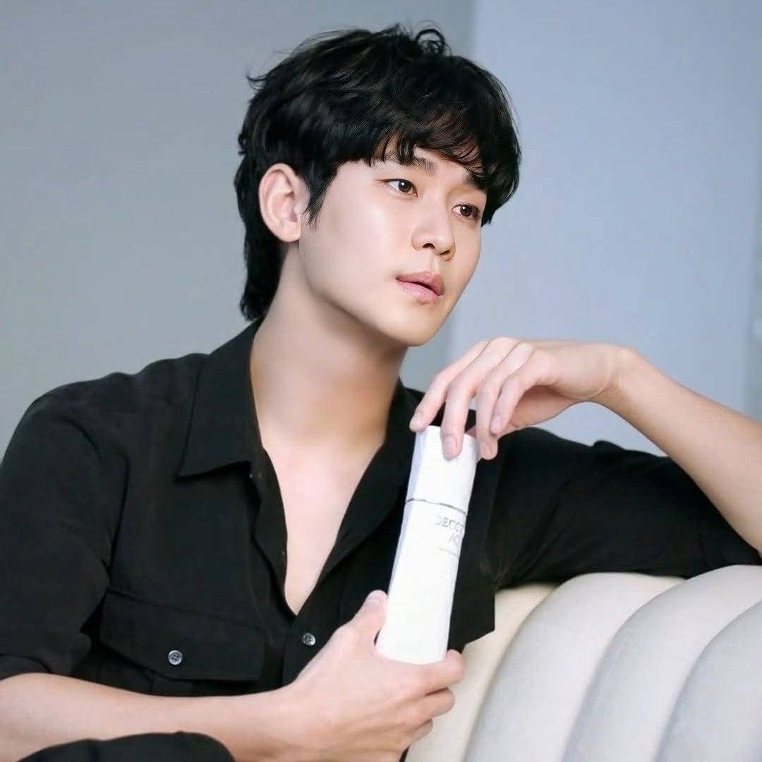 Behind-the-scenes cut of Kim Soohyun