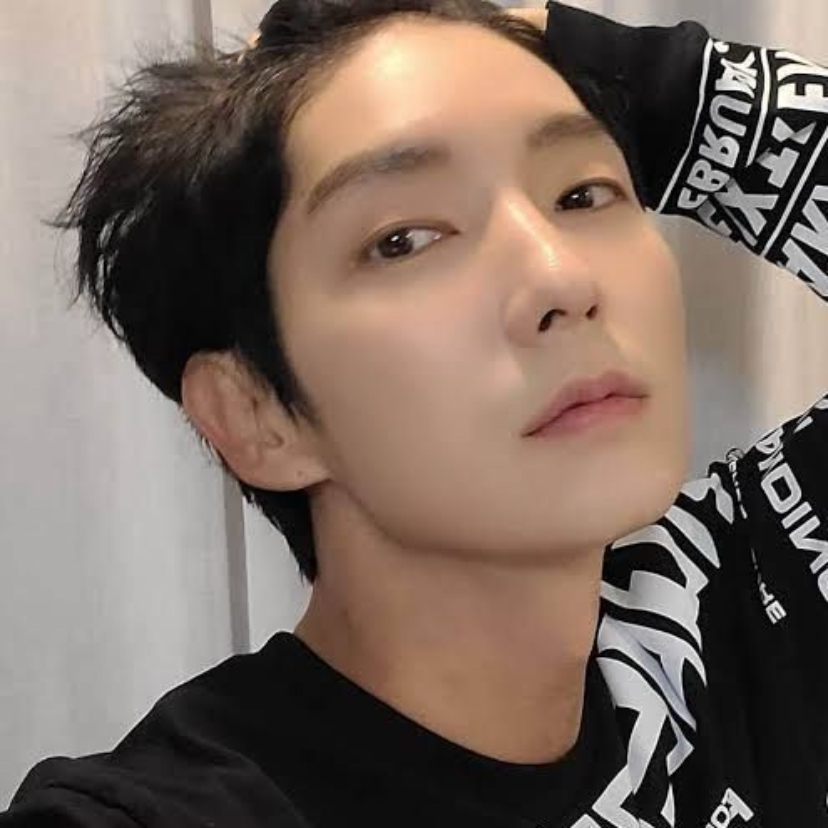 Behind-the-scenes cut of Lee Joongi