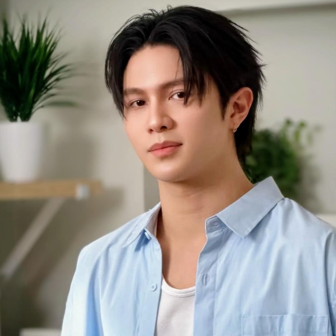 今日最も話題のセレブコミュニティフィード