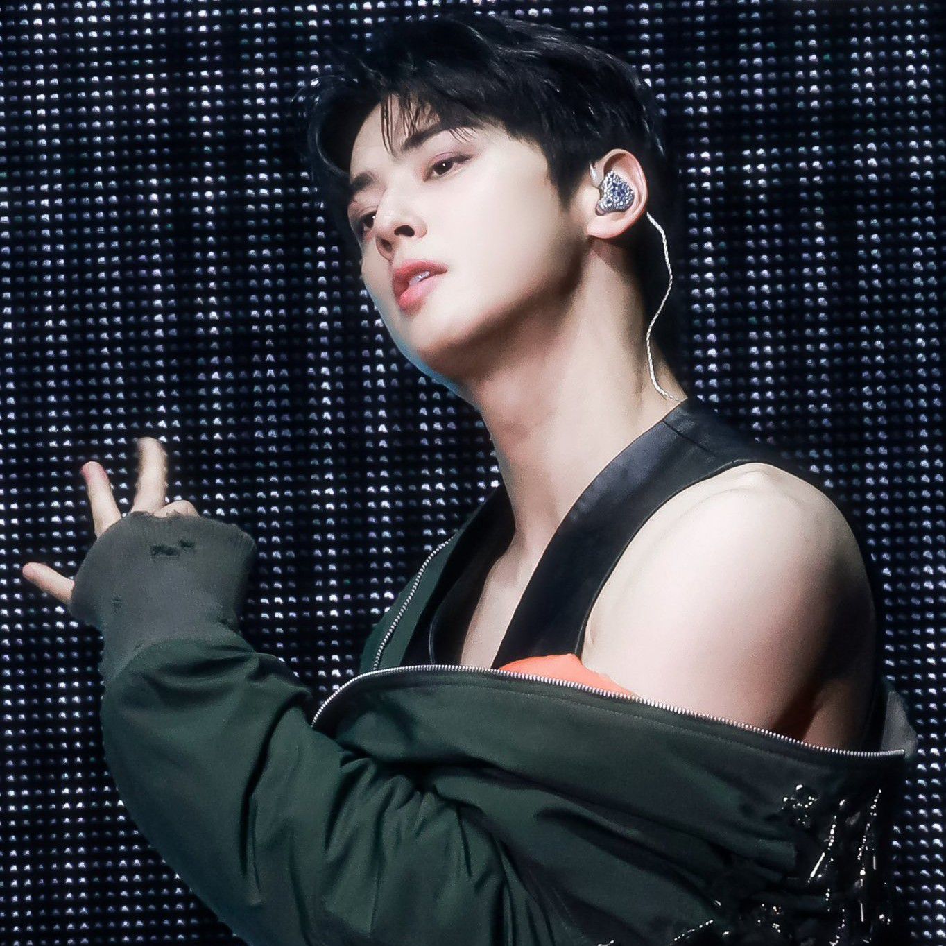 粉丝拍下的车银优瞬间