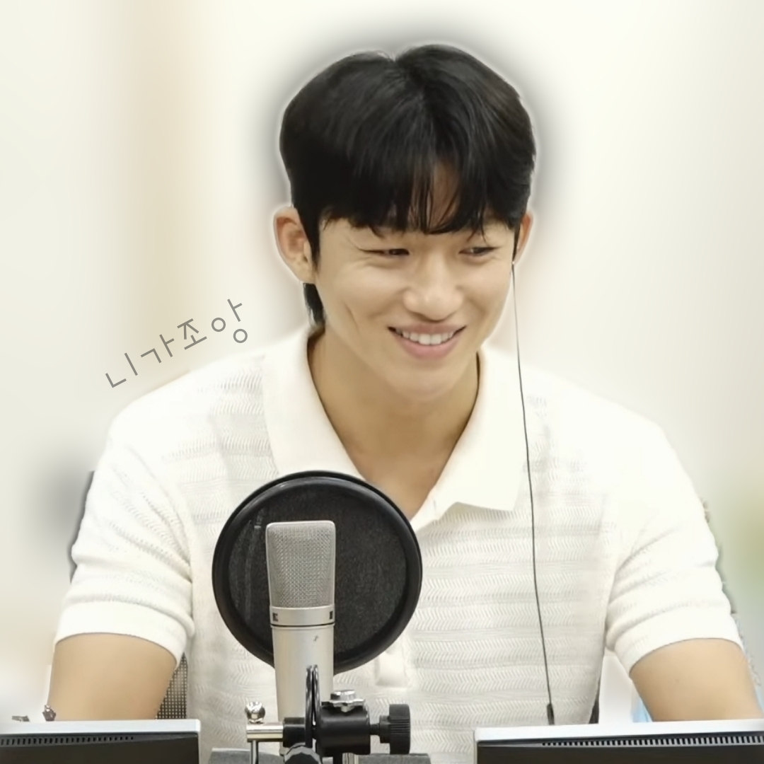 A moment captured by a fan of Shin Seungtae