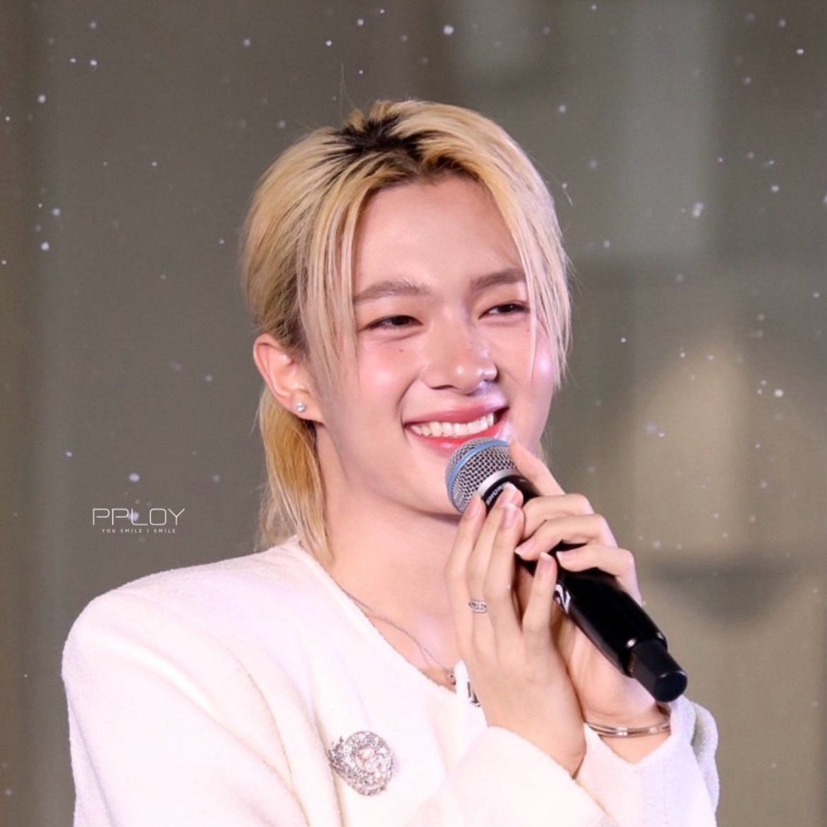 A moment captured by a fan of NuNew