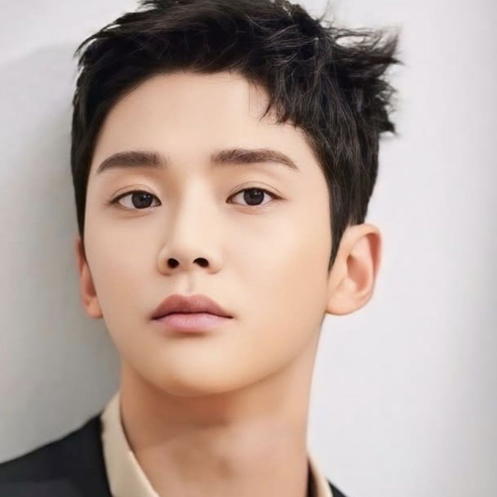 Latest photo of Rowoon