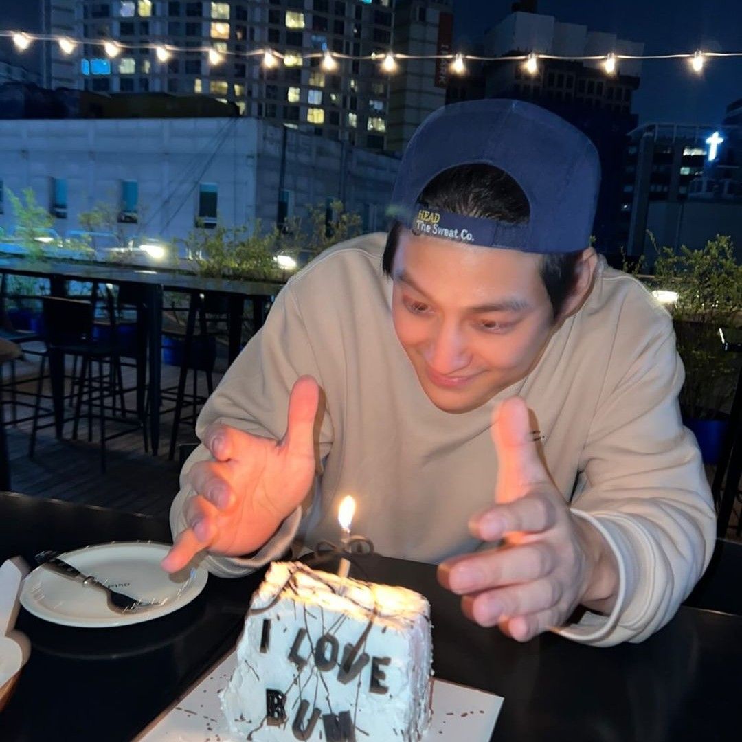 A moment captured by a fan of Kim Bum