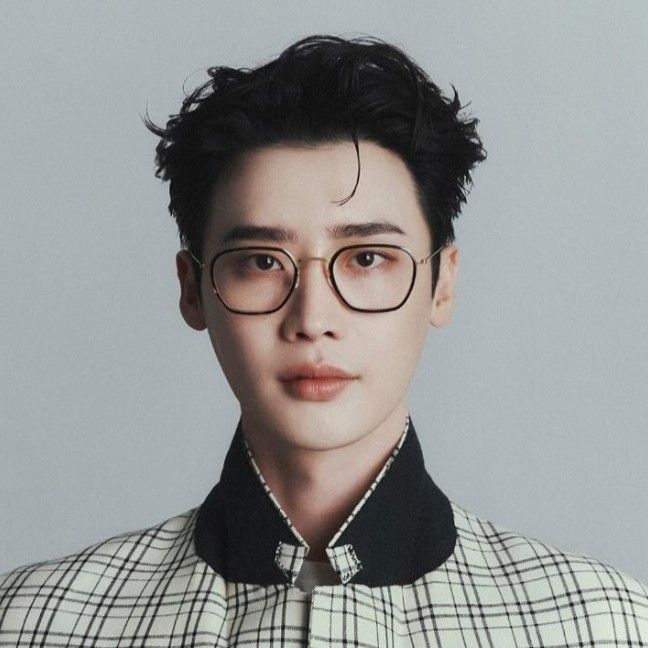 A moment captured by a fan of Lee Jongsuk