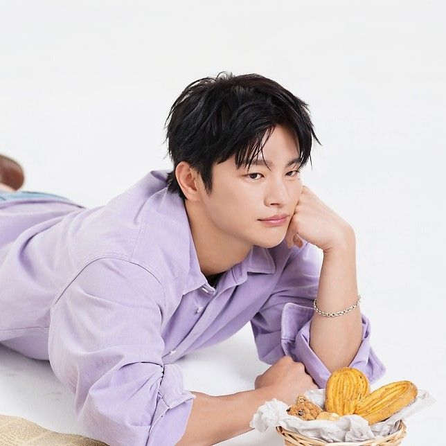 Recent activity shot of Seo Inguk