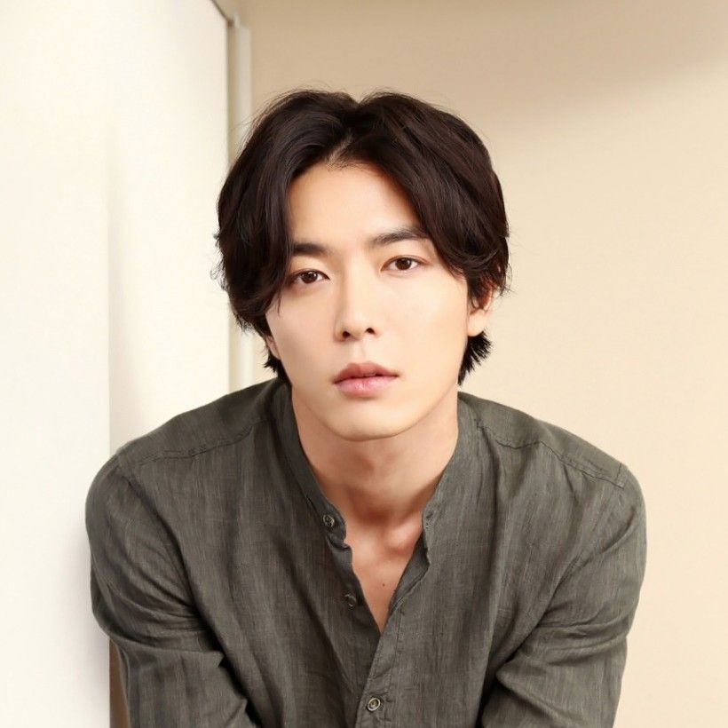 粉絲拍下的金材昱瞬間