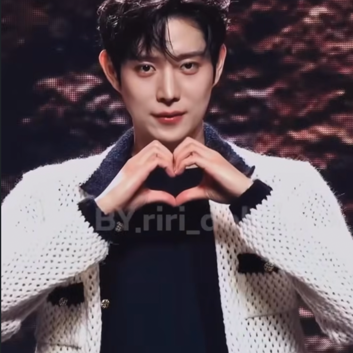 A moment captured by a fan of Kim Youngdae